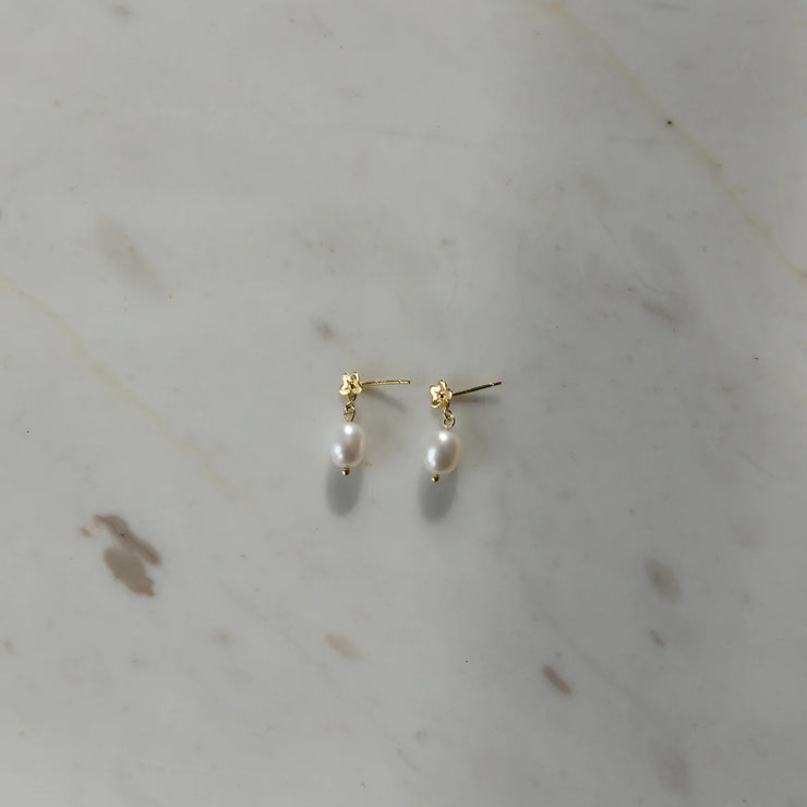 Pearly Daisy Studs // Gold